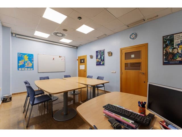 7 bedroom Office for sale in La Petxina, Valencia city - € 375,000 (Ref: 8990325)