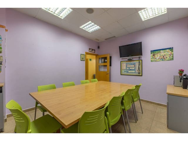 7 bedroom Office for sale in La Petxina, Valencia city - € 375,000 (Ref: 8990325)