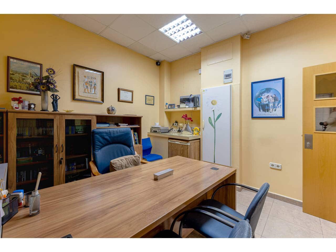 7 soveværelse Kontor til salg i Valencia by - € 375.000 (Ref: 8990325)