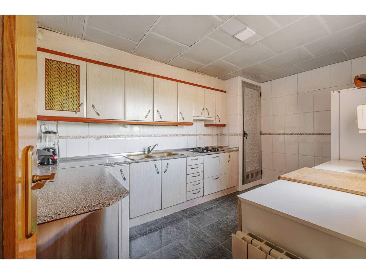 4 sypialnia Finka/Dom wiejski na sprzedaż w Serra z garażem - 367 000 € (Ref: 9022639)