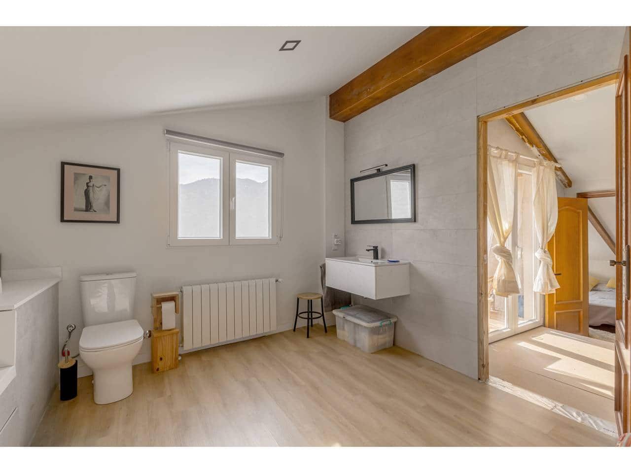 4 sypialnia Finka/Dom wiejski na sprzedaż w Serra z garażem - 367 000 € (Ref: 9022639)