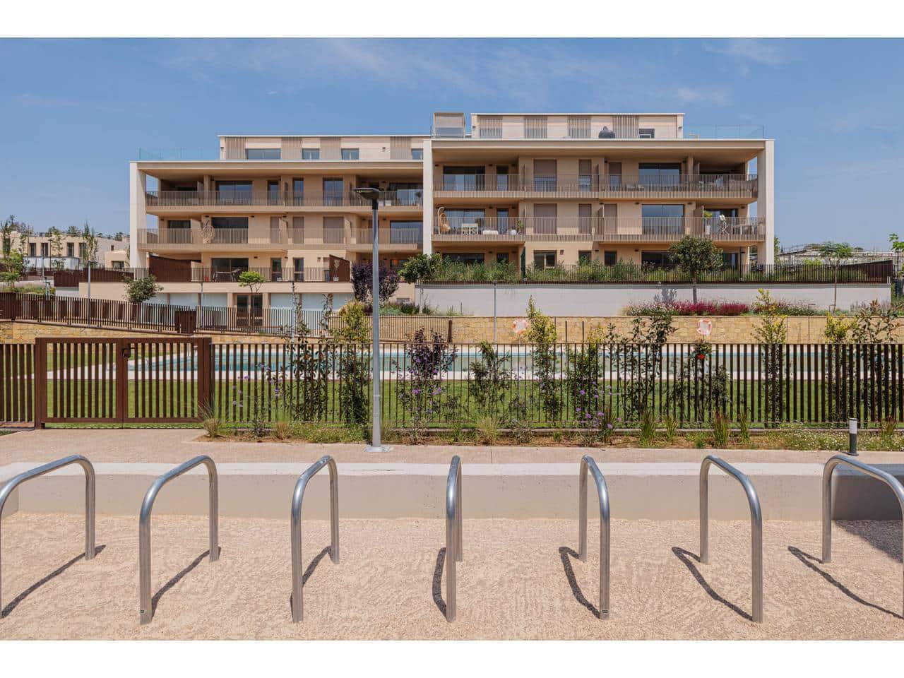 3 soveværelse Lejlighed til salg i Campolivar med swimmingpool garage - € 545.000 (Ref: 9041396)