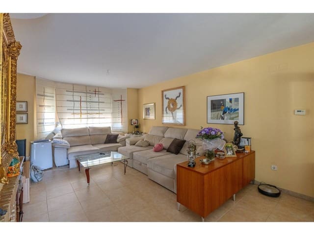 5 quarto Moradia para venda em Riba-roja de Túria com piscina garagem - 590 000 € (Ref: 9111076)