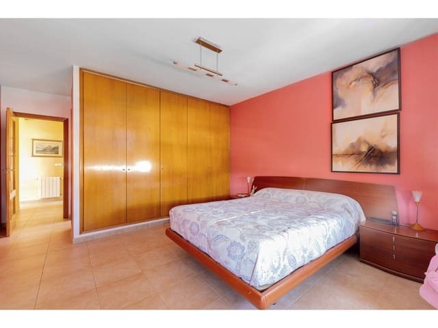 5 quarto Moradia para venda em Riba-roja de Túria com piscina garagem - 590 000 € (Ref: 9111076)