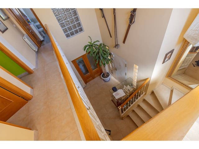 5 quarto Moradia para venda em Riba-roja de Túria com piscina garagem - 590 000 € (Ref: 9111076)