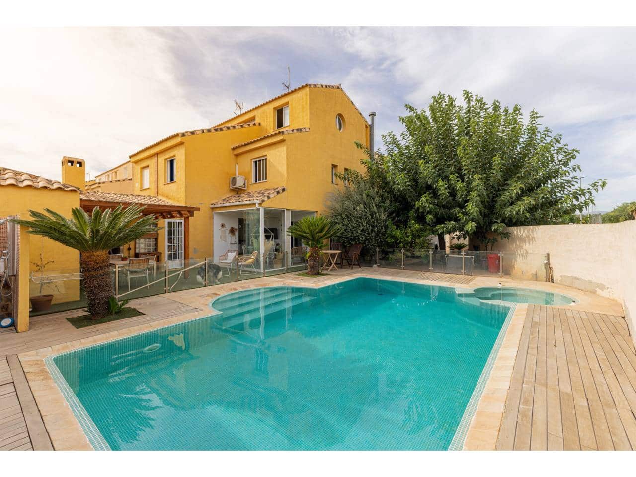 4 sovrum Semi-fristående Villa till salu i La Pobla de Vallbona med pool - 485 000 € (Ref: 9211605)