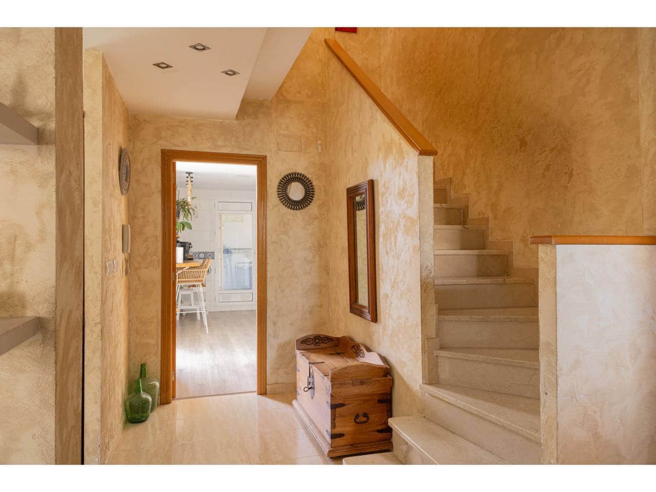 4 sovrum Semi-fristående Villa till salu i La Pobla de Vallbona med pool - 485 000 € (Ref: 9211605)