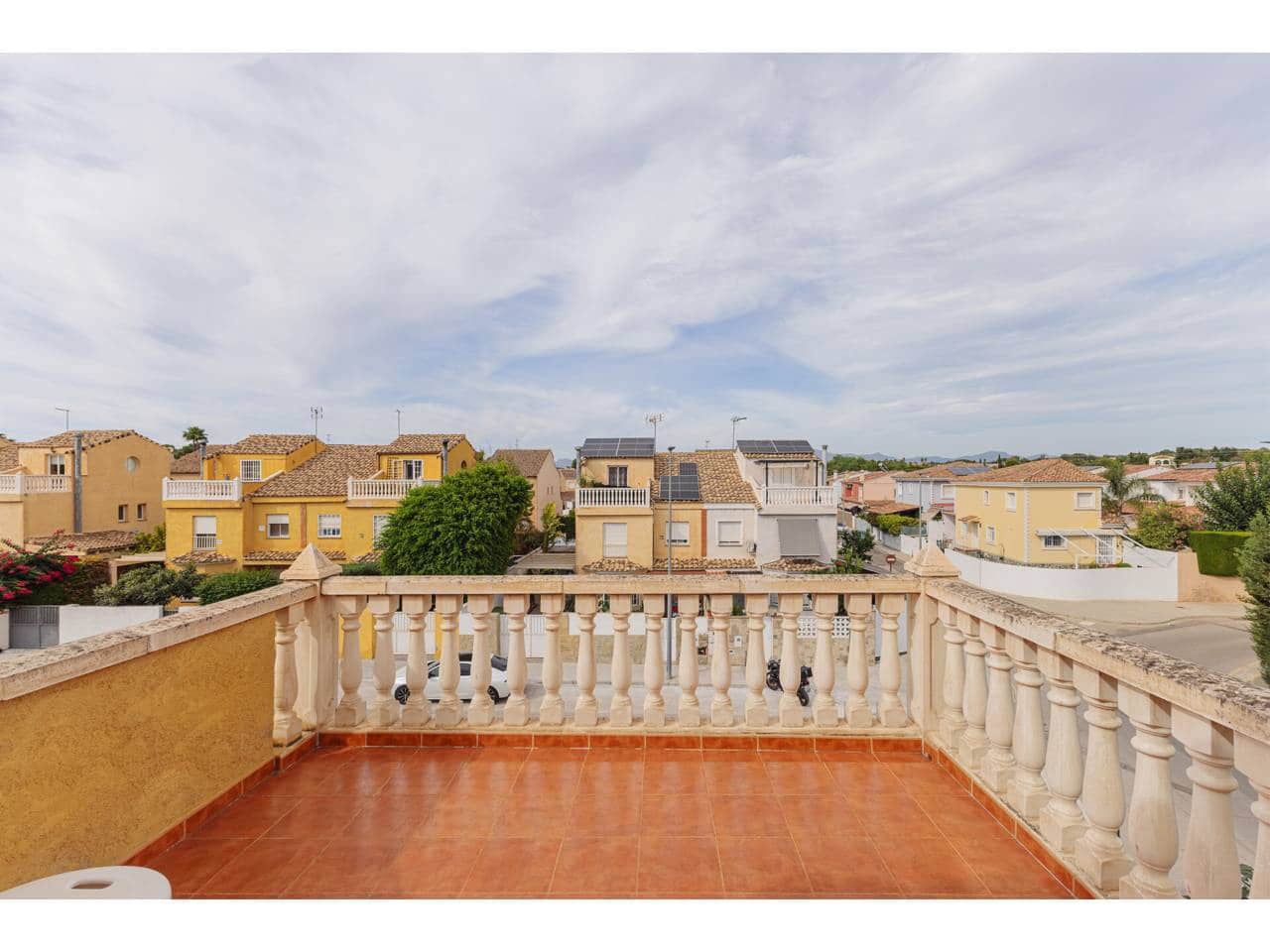 4 sovrum Semi-fristående Villa till salu i La Pobla de Vallbona med pool - 485 000 € (Ref: 9211605)