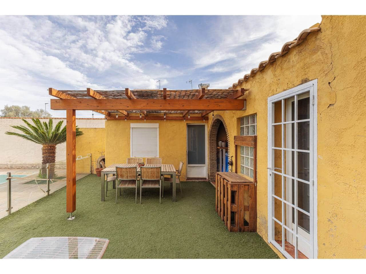 4 sovrum Semi-fristående Villa till salu i La Pobla de Vallbona med pool - 485 000 € (Ref: 9211605)