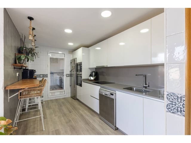 4 sovrum Semi-fristående Villa till salu i La Pobla de Vallbona med pool - 485 000 € (Ref: 9211605)