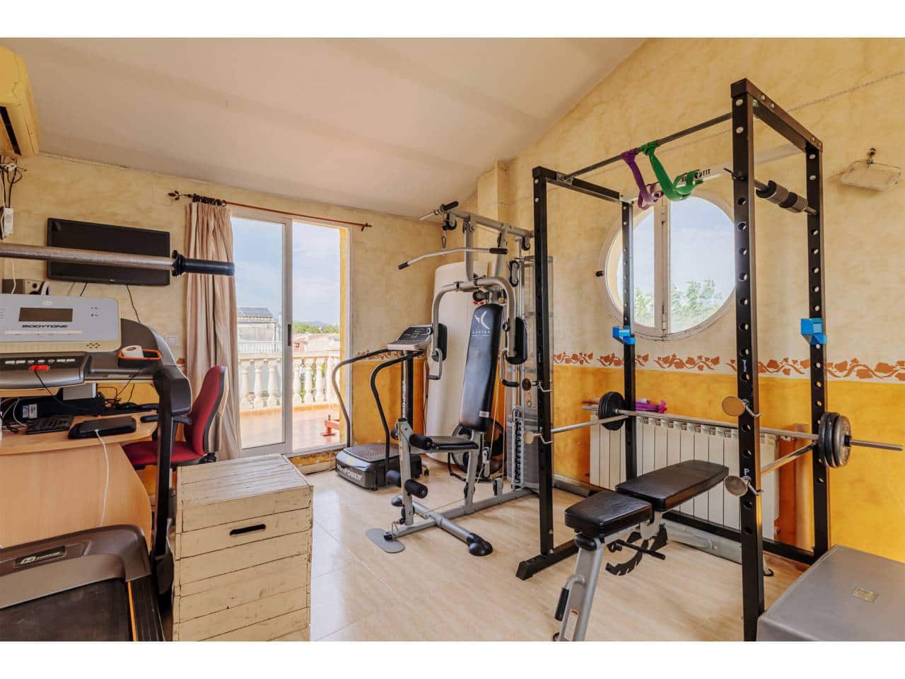 4 sovrum Semi-fristående Villa till salu i La Pobla de Vallbona med pool - 485 000 € (Ref: 9211605)