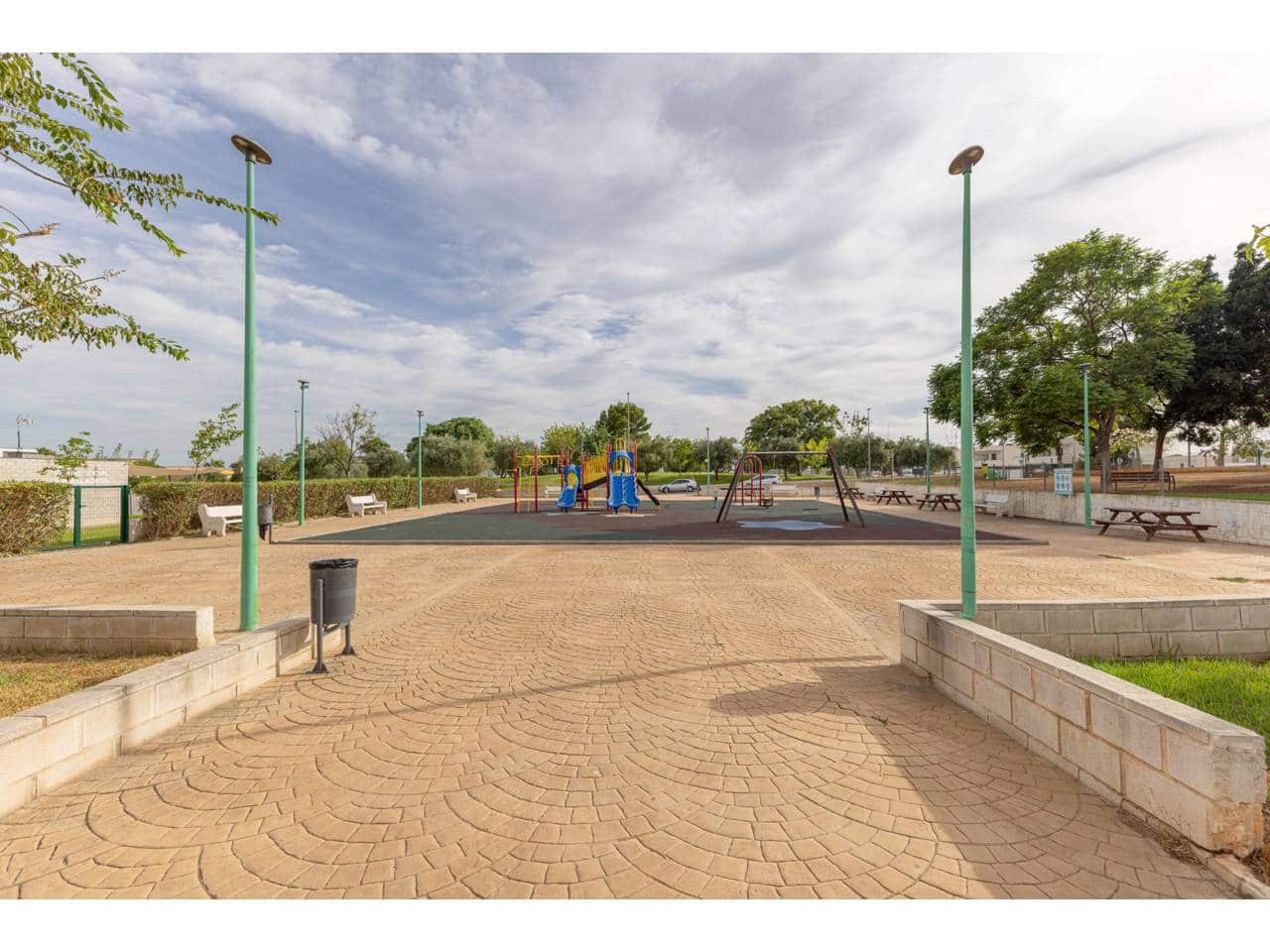 4 sovrum Semi-fristående Villa till salu i La Pobla de Vallbona med pool - 485 000 € (Ref: 9211605)