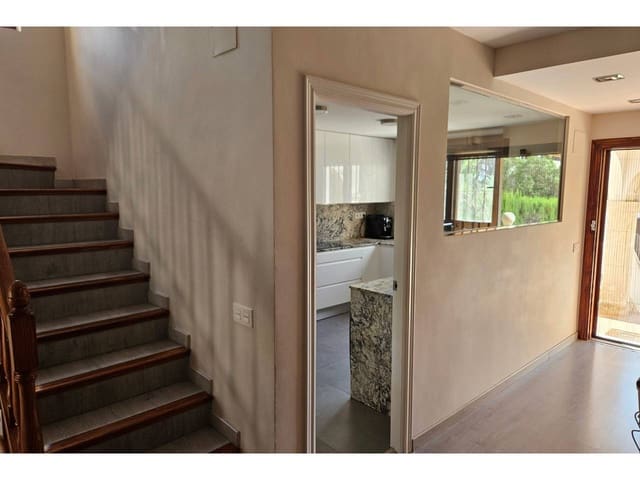 4 chambre Villa/Maison Semi-Mitoyenne à vendre à Torrent avec piscine garage - 615 000 € (Ref: 9308100)