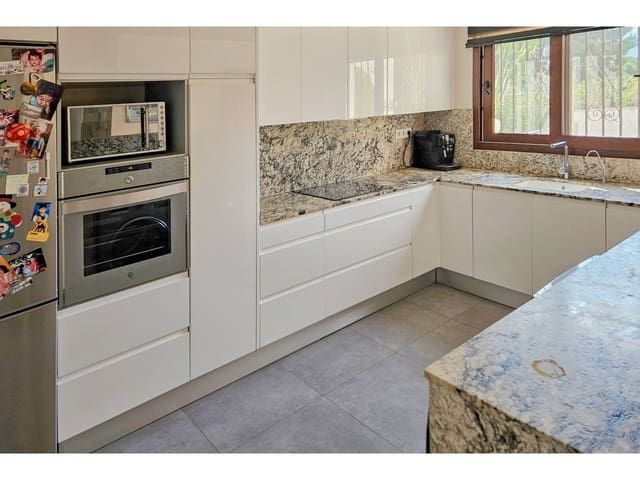 4 chambre Villa/Maison Semi-Mitoyenne à vendre à Torrent avec piscine garage - 615 000 € (Ref: 9308100)