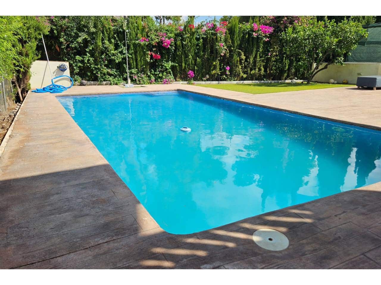 4 soveværelse Semi-Rækkehus til salg i Torrent med swimmingpool garage - € 615.000 (Ref: 9308100)