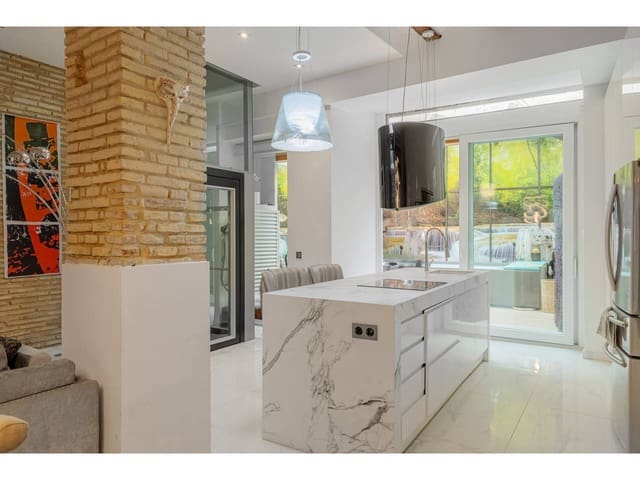 3 bedroom Flat for sale in El Botanic, Valencia city with pool - € 750,000 (Ref: 9308103)