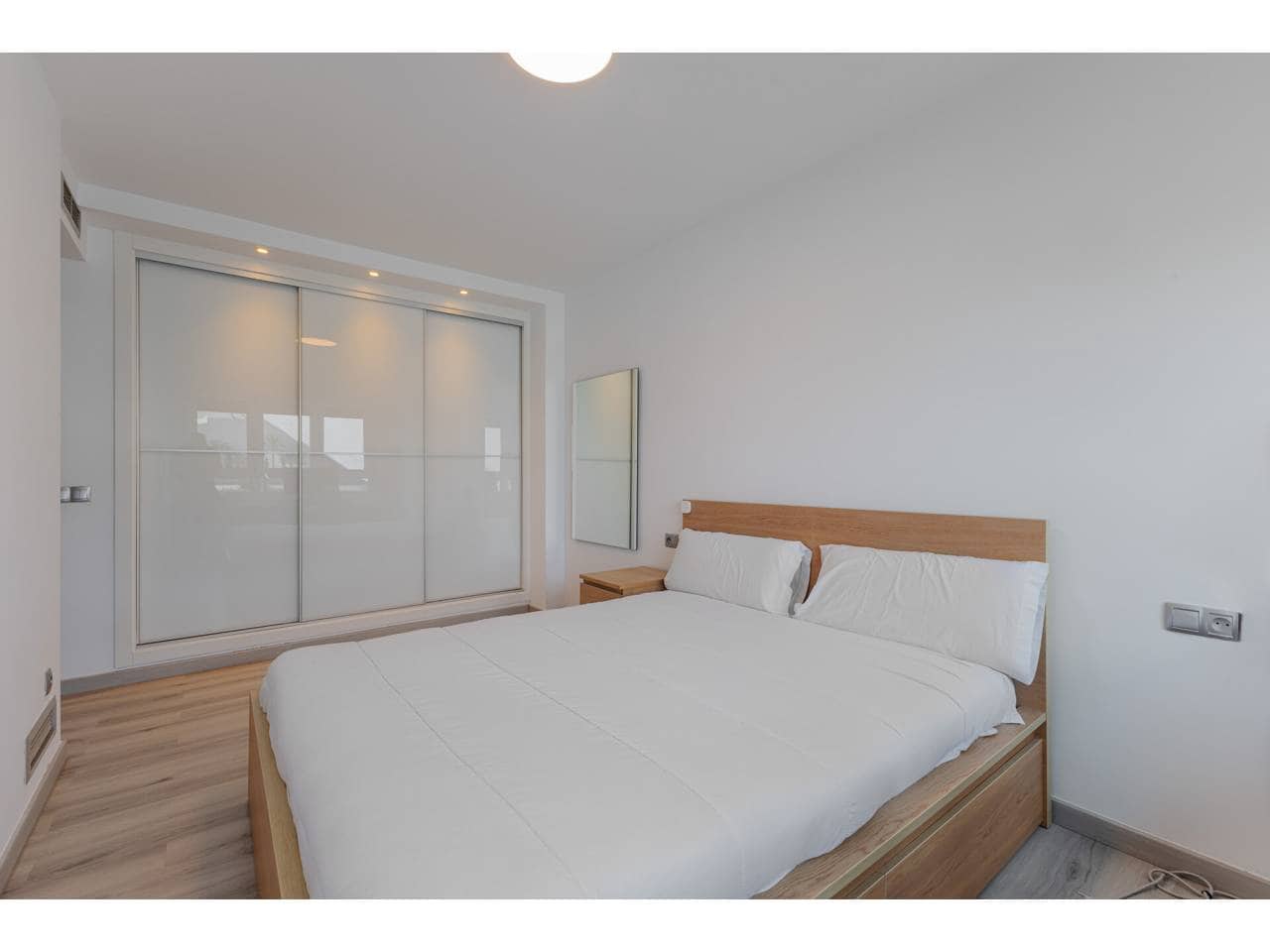 2 bedroom Flat for sale in Valencia city with pool garage - € 730,000 (Ref: 9308104)