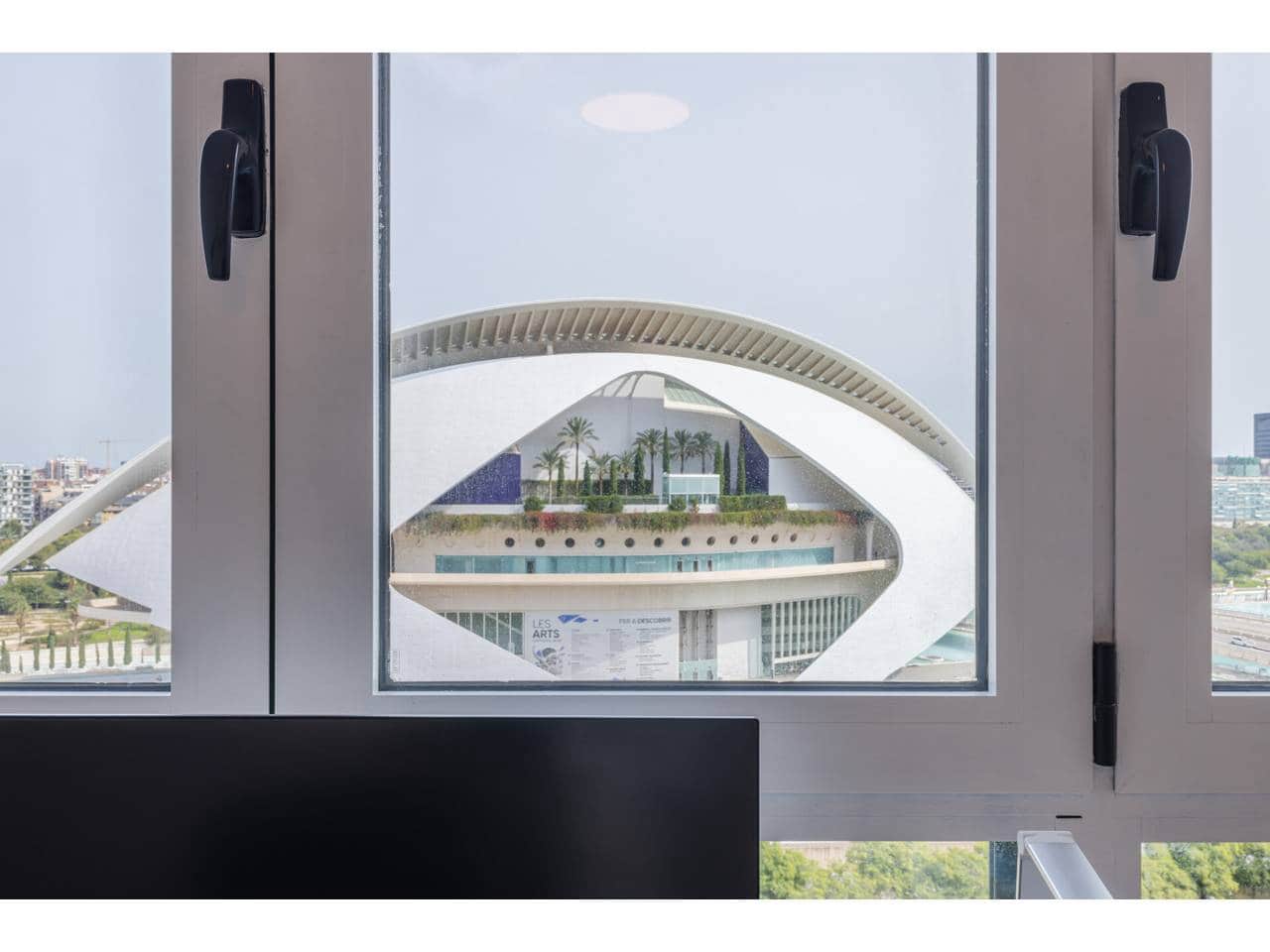 2 bedroom Flat for sale in Valencia city with pool garage - € 730,000 (Ref: 9308104)