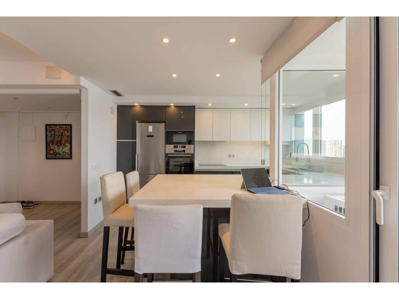 2 bedroom Flat for sale in Valencia city with pool garage - € 730,000 (Ref: 9308104)