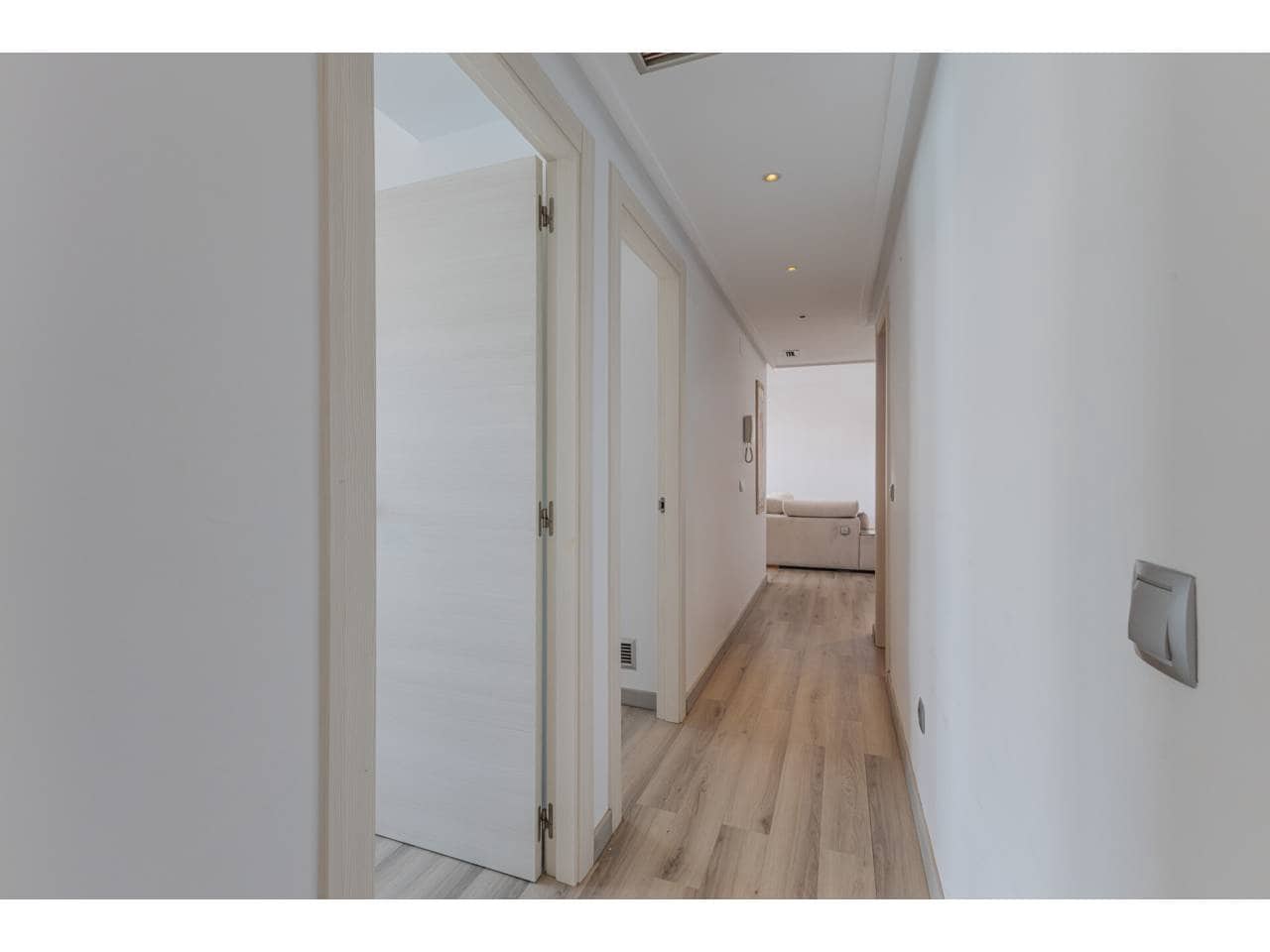 2 bedroom Flat for sale in Valencia city with pool garage - € 730,000 (Ref: 9308104)