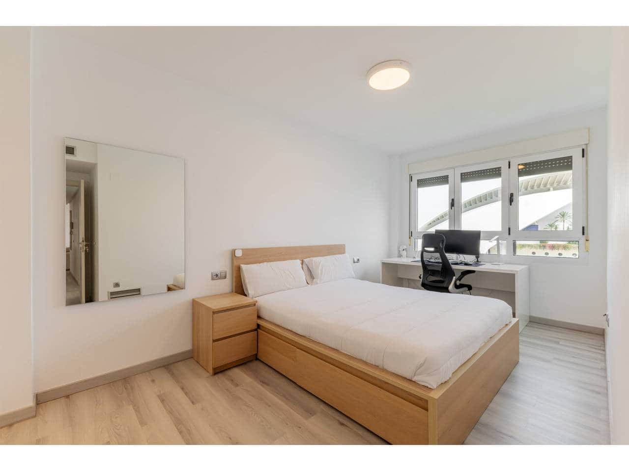 2 bedroom Flat for sale in Valencia city with pool garage - € 730,000 (Ref: 9308104)