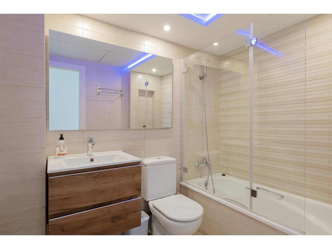 2 bedroom Flat for sale in Valencia city with pool garage - € 730,000 (Ref: 9308104)