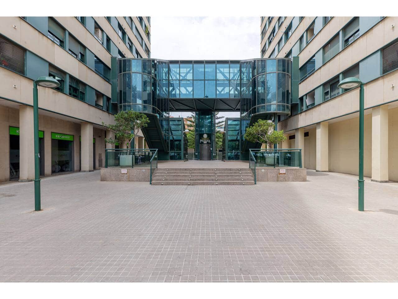 2 bedroom Flat for sale in Valencia city with pool garage - € 730,000 (Ref: 9308104)