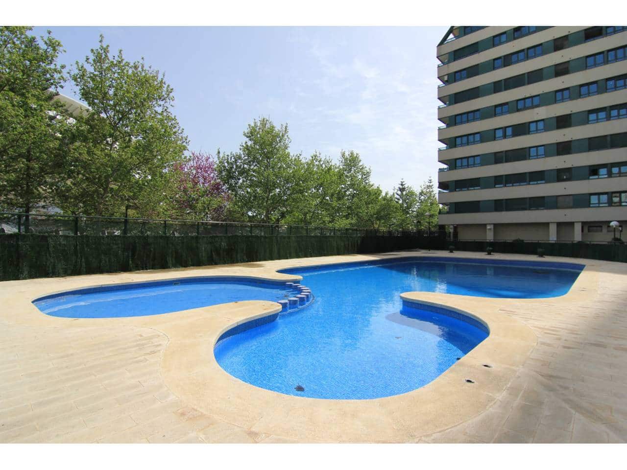 2 bedroom Flat for sale in Valencia city with pool garage - € 730,000 (Ref: 9308104)