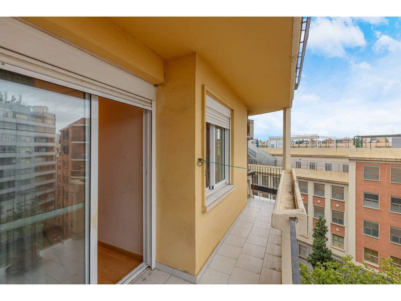 3 bedroom Flat for sale in Valencia city - € 480,000 (Ref: 9311886)