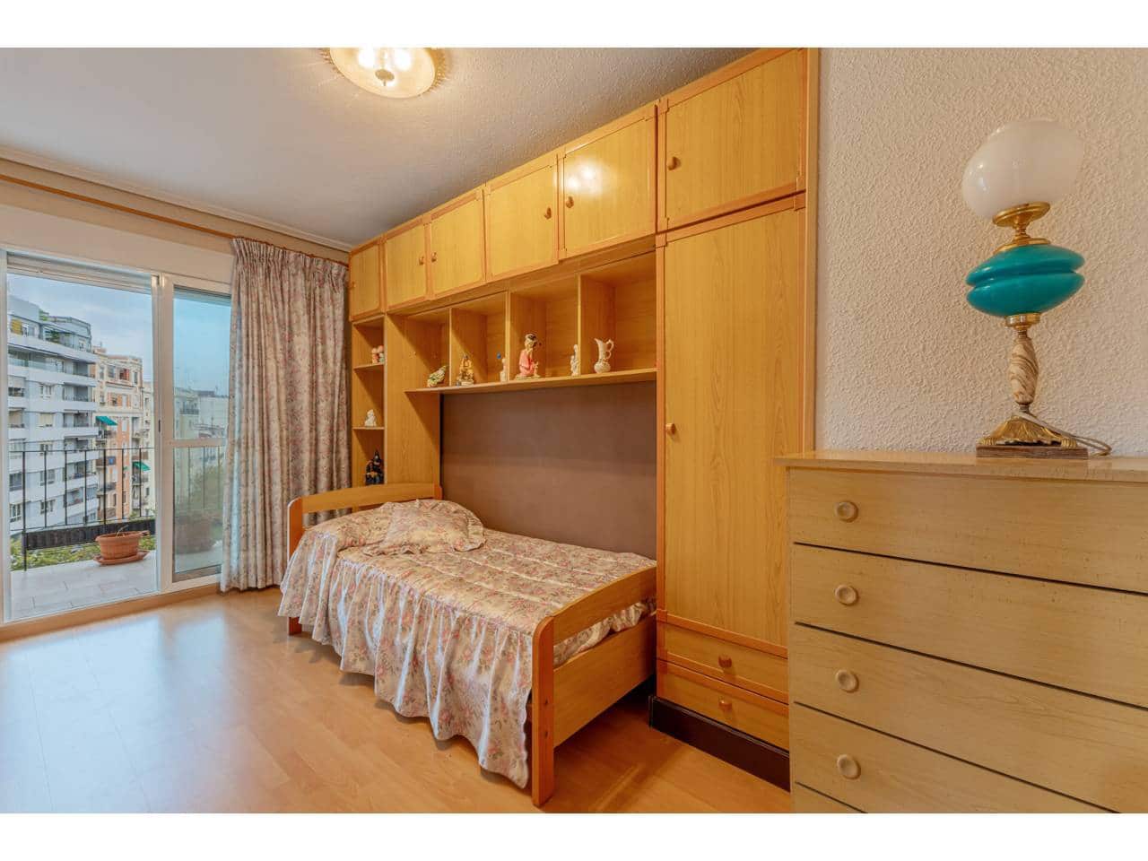 3 bedroom Flat for sale in Valencia city - € 480,000 (Ref: 9311886)