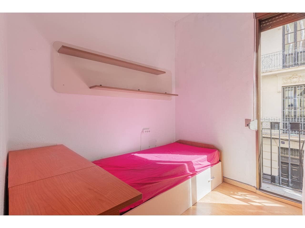 2 bedroom Flat for sale in Valencia city - € 300,000 (Ref: 9311887)