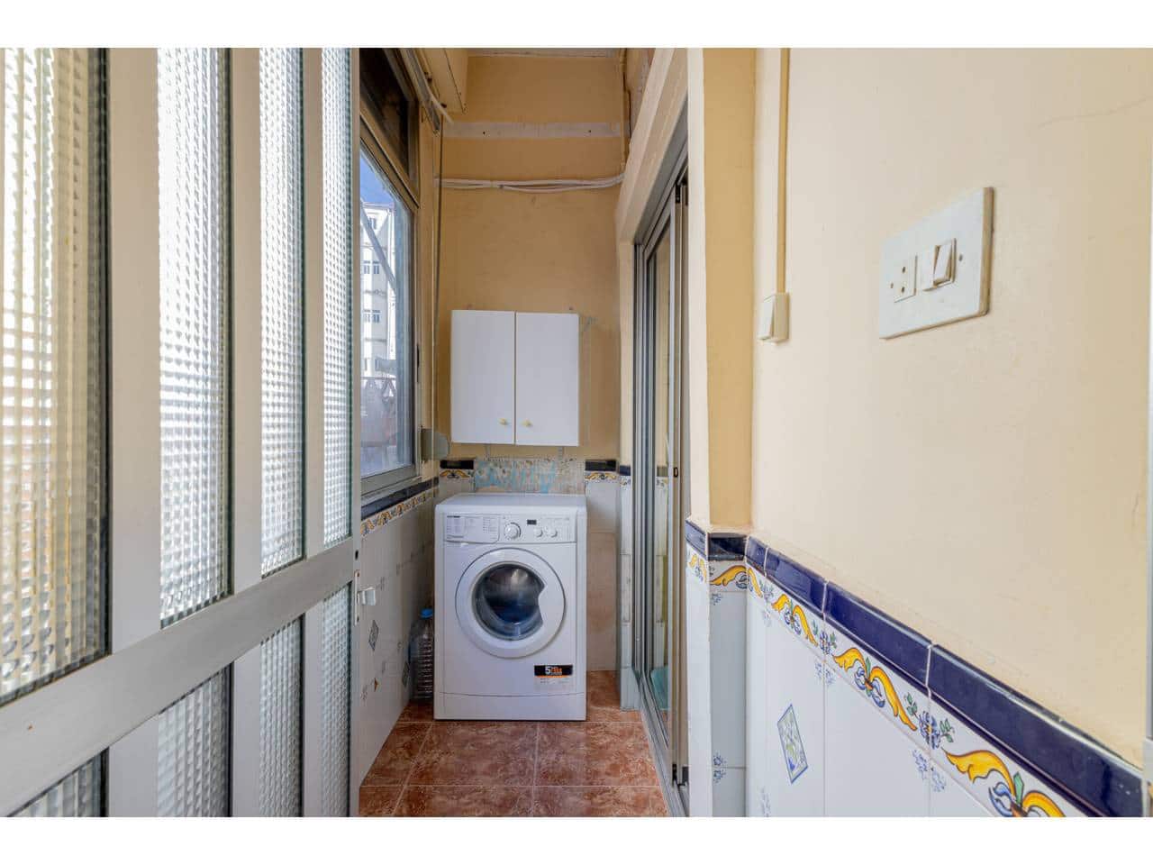 2 bedroom Flat for sale in Valencia city - € 300,000 (Ref: 9311887)