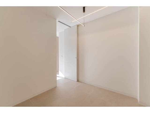 3 soveværelse Lejlighed til salg i La Gran Via, Valencia by - € 680.000 (Ref: 9358065)