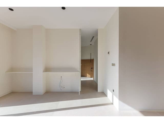 3 soveværelse Lejlighed til salg i La Gran Via, Valencia by - € 680.000 (Ref: 9358065)