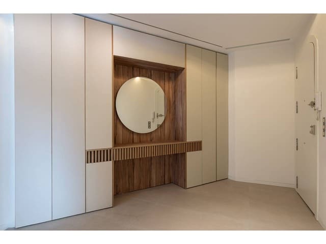 3 soveværelse Lejlighed til salg i La Gran Via, Valencia by - € 680.000 (Ref: 9358065)