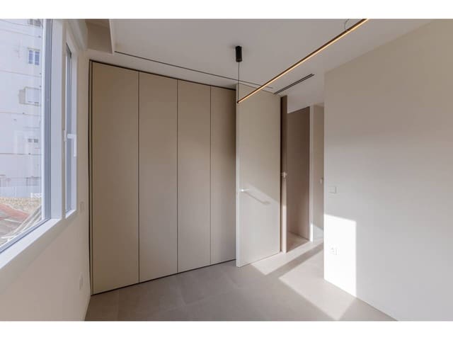 3 soveværelse Lejlighed til salg i La Gran Via, Valencia by - € 680.000 (Ref: 9358065)