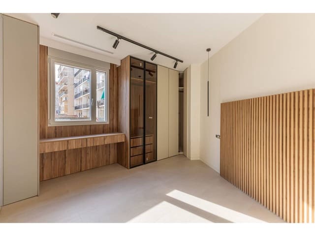 3 soveværelse Lejlighed til salg i La Gran Via, Valencia by - € 680.000 (Ref: 9358065)