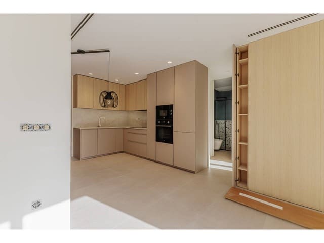 3 soveværelse Lejlighed til salg i La Gran Via, Valencia by - € 680.000 (Ref: 9358065)