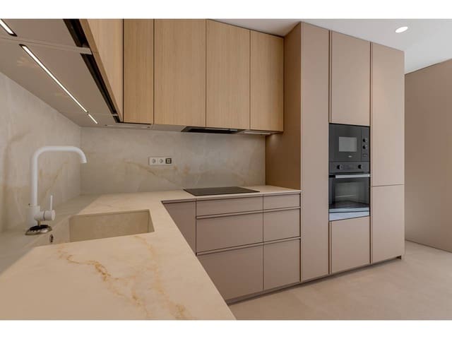 3 soveværelse Lejlighed til salg i La Gran Via, Valencia by - € 680.000 (Ref: 9358065)