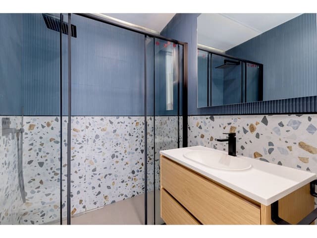 3 soveværelse Lejlighed til salg i La Gran Via, Valencia by - € 680.000 (Ref: 9358065)