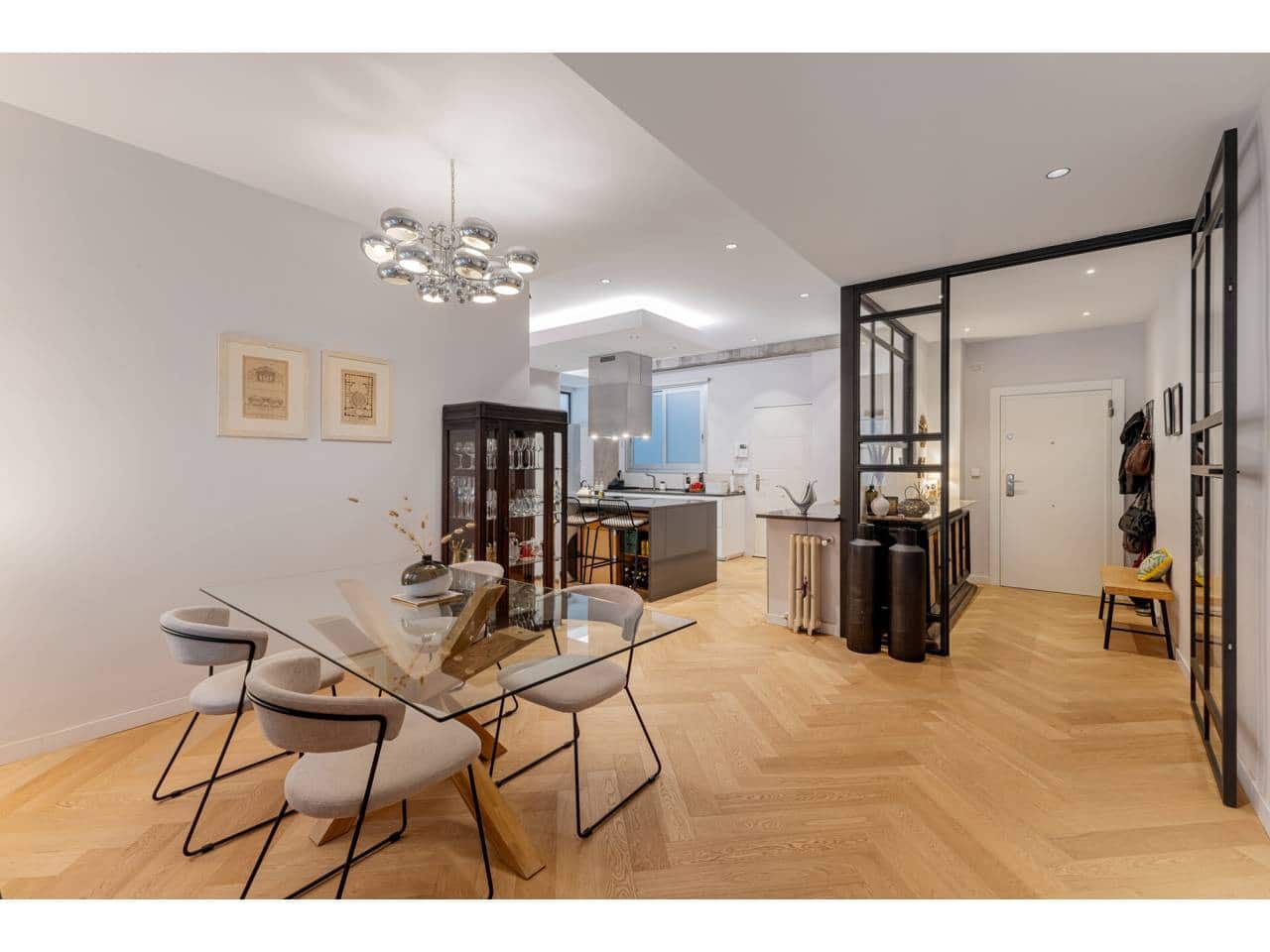 4 bedroom Flat for sale in Valencia city - € 995,000 (Ref: 9400211)