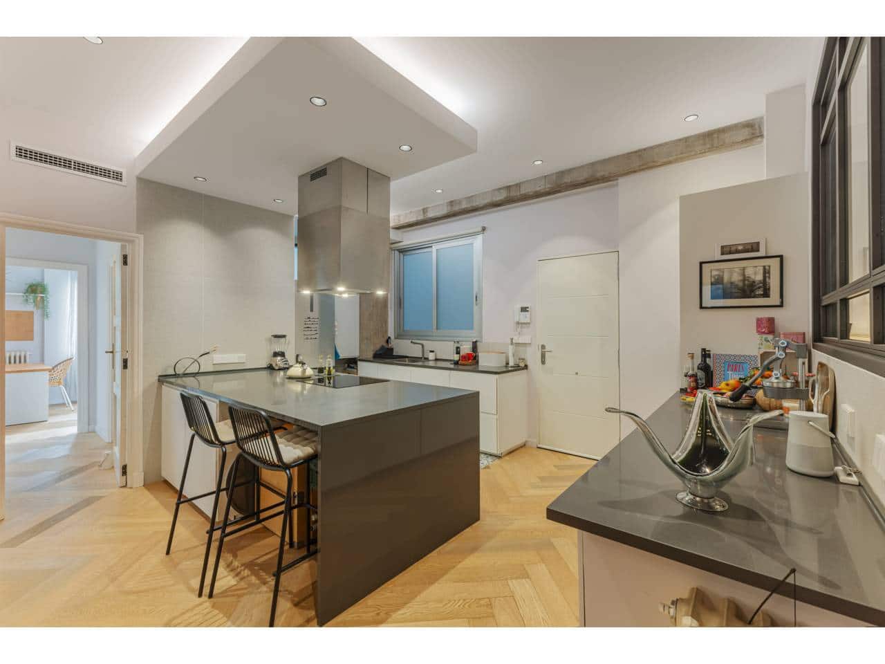 4 bedroom Flat for sale in Valencia city - € 995,000 (Ref: 9400211)