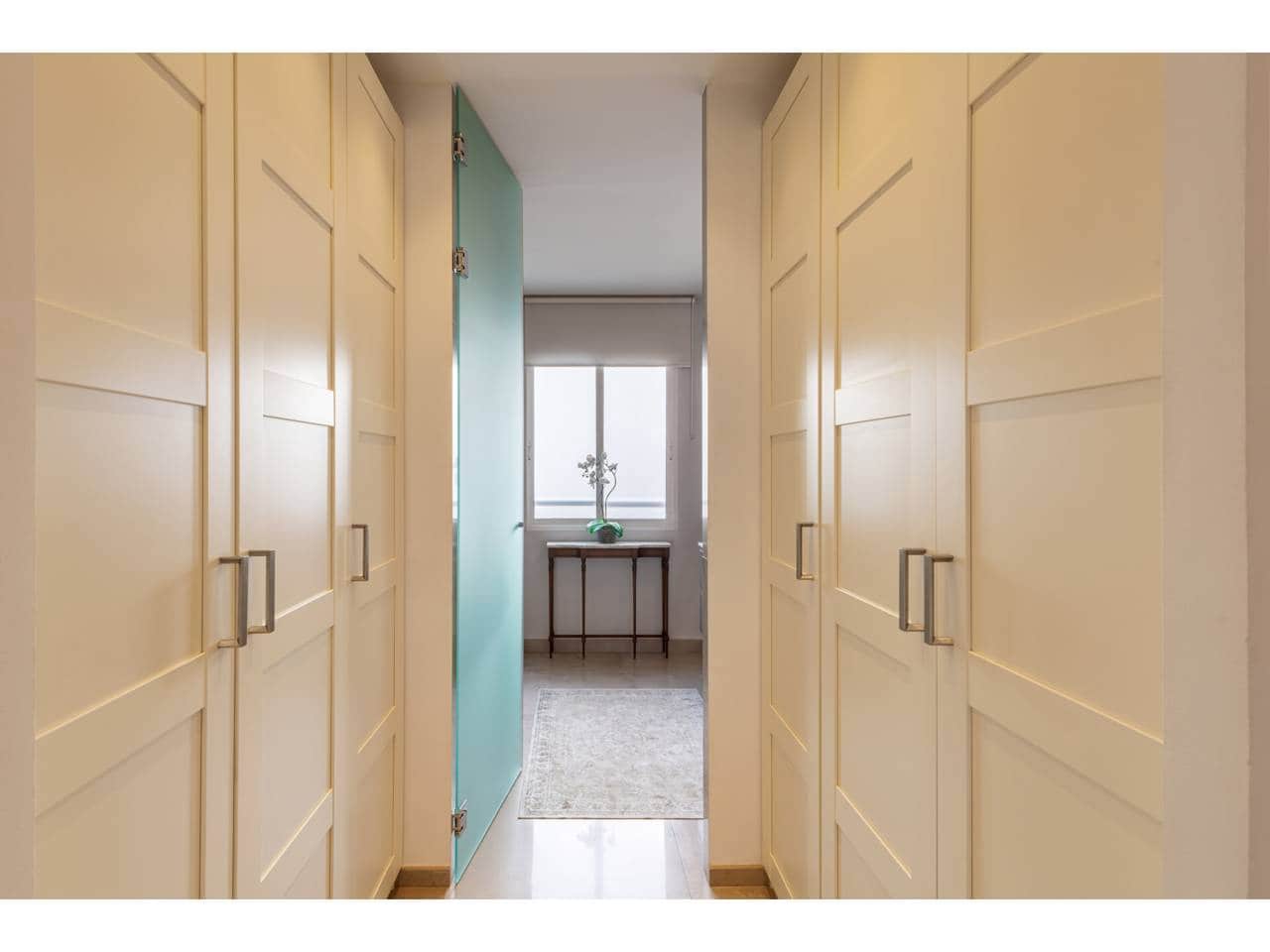 4 bedroom Flat for sale in Valencia city - € 995,000 (Ref: 9400211)