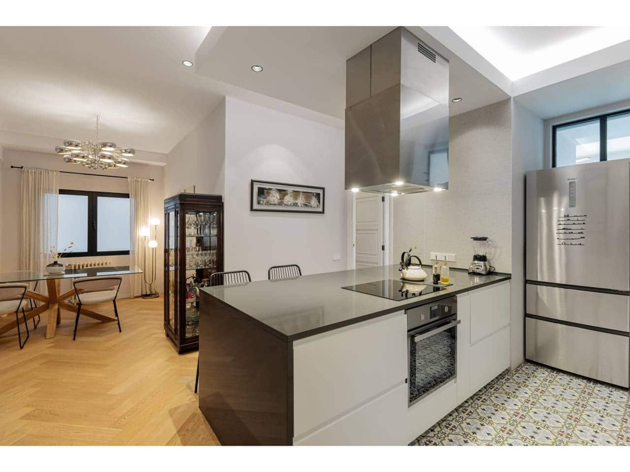 4 bedroom Flat for sale in Valencia city - € 995,000 (Ref: 9400211)