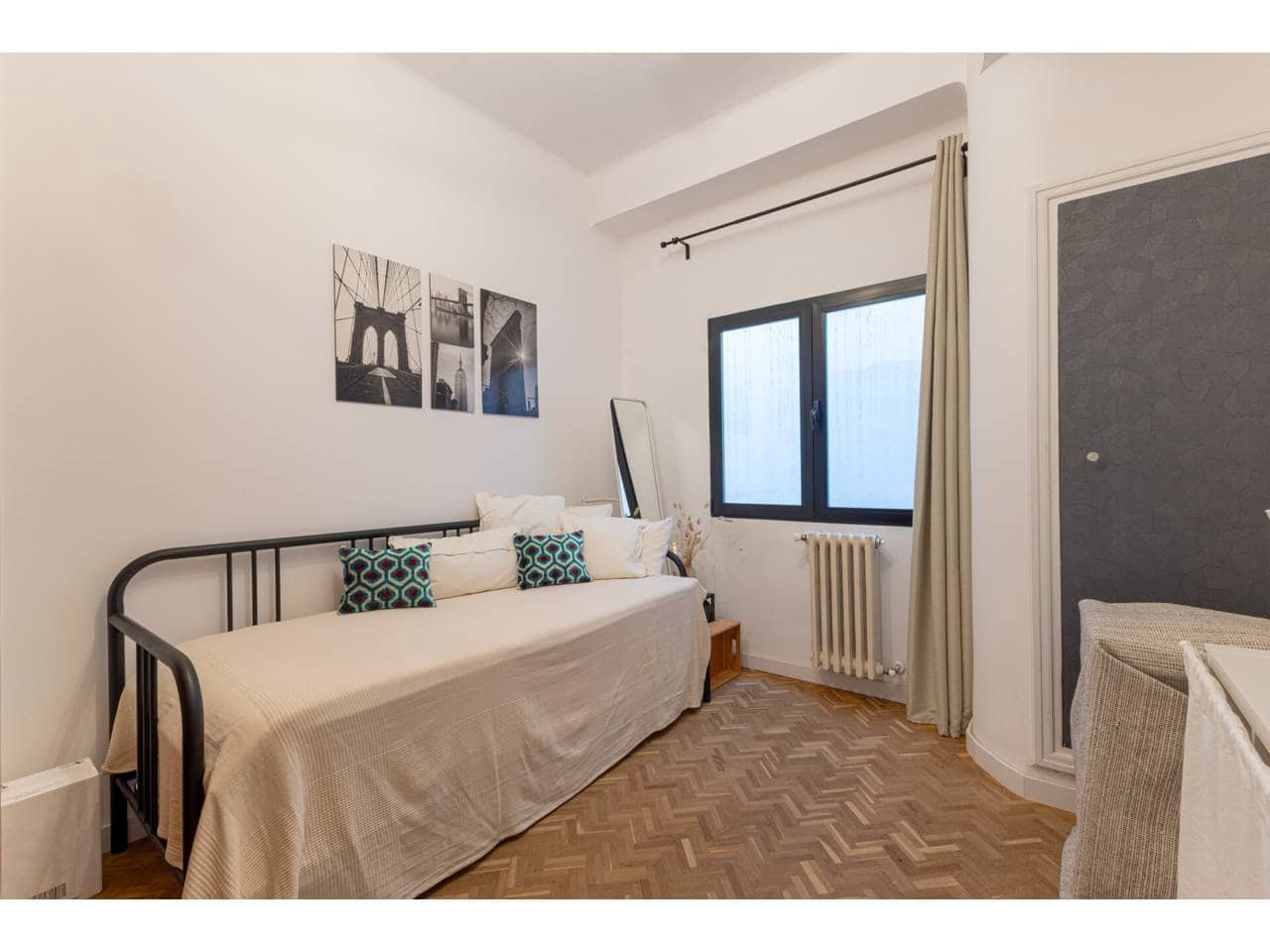 4 bedroom Flat for sale in Valencia city - € 995,000 (Ref: 9400211)