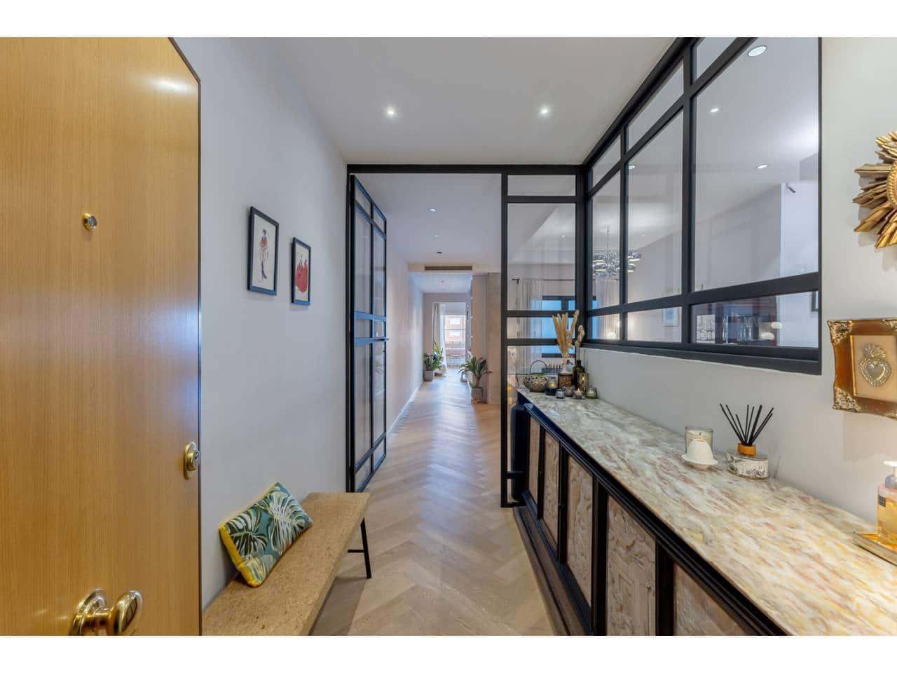 4 bedroom Flat for sale in Valencia city - € 995,000 (Ref: 9400211)