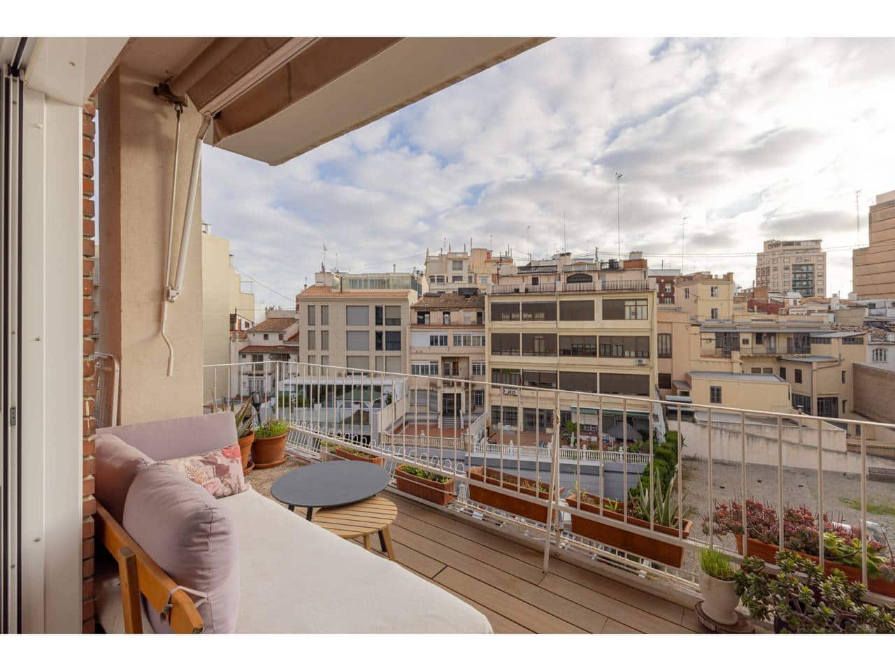 4 bedroom Flat for sale in Valencia city - € 995,000 (Ref: 9400211)