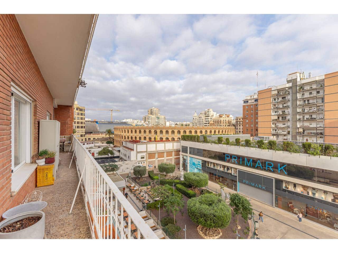 4 bedroom Flat for sale in Valencia city - € 995,000 (Ref: 9400211)