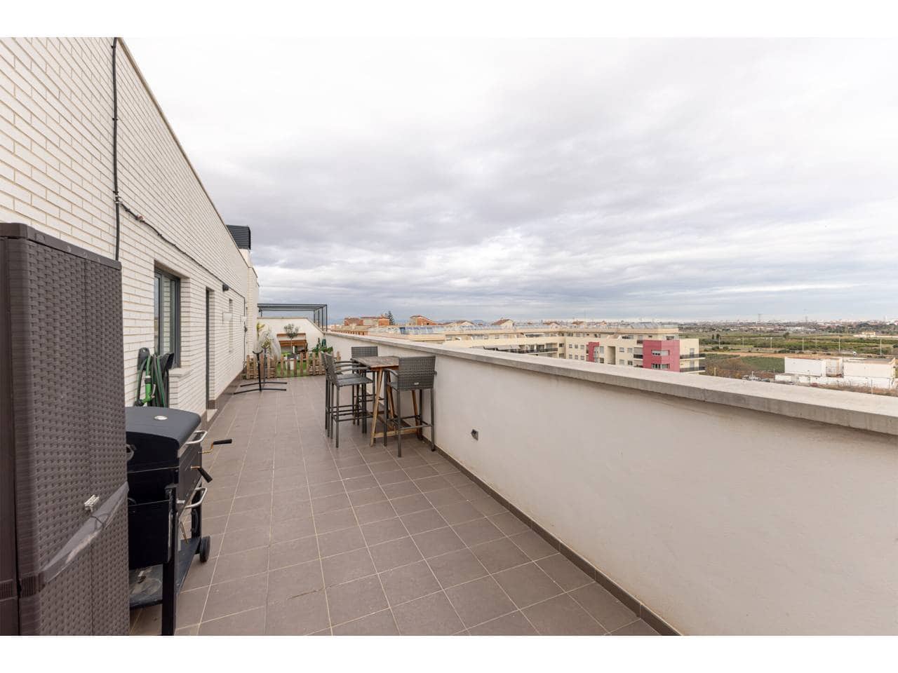 4 soverom Penthouse til salgs i Torrent med svømmebasseng garasje - € 490 000 (Ref: 9539696)