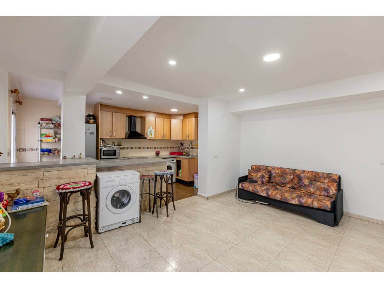 3 bedroom Flat for sale in Mislata - € 220,000 (Ref: 9539697)